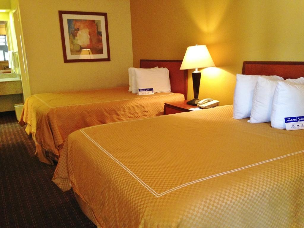 Americas Best Value Inn Yukon Ruang foto