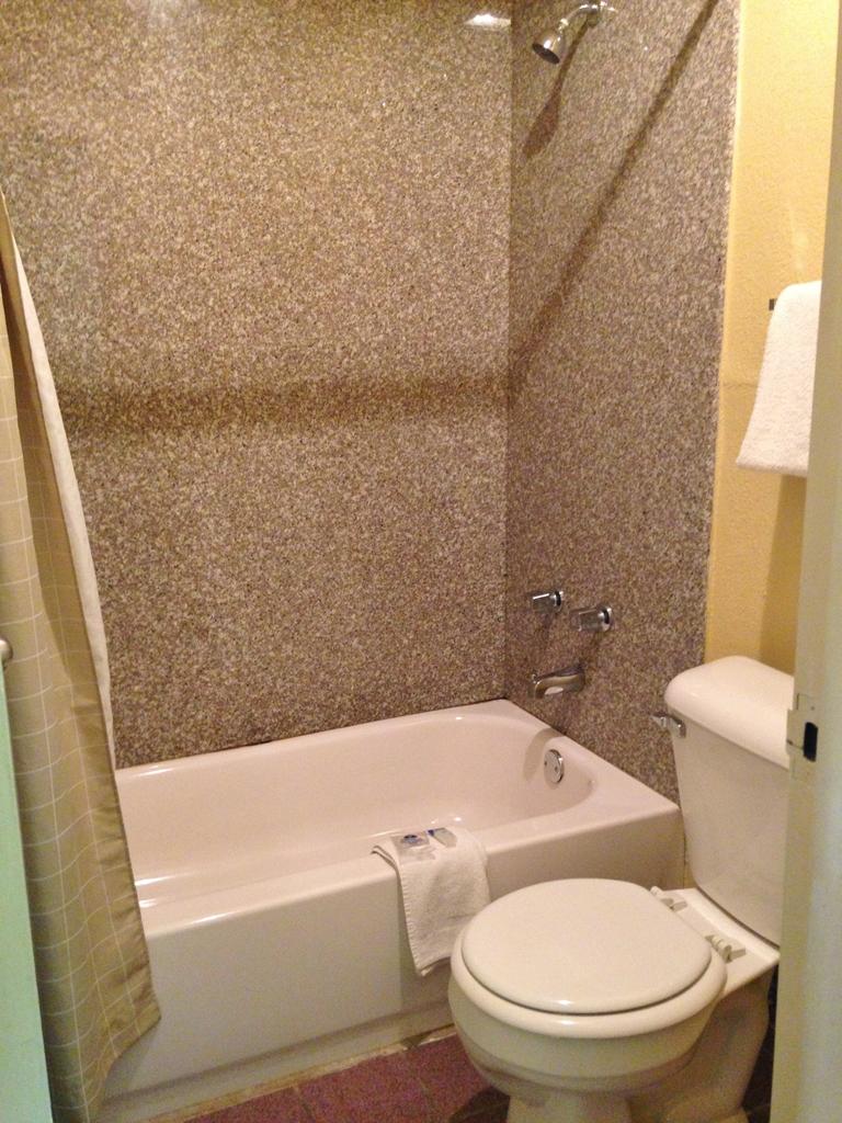 Americas Best Value Inn Yukon Bagian luar foto