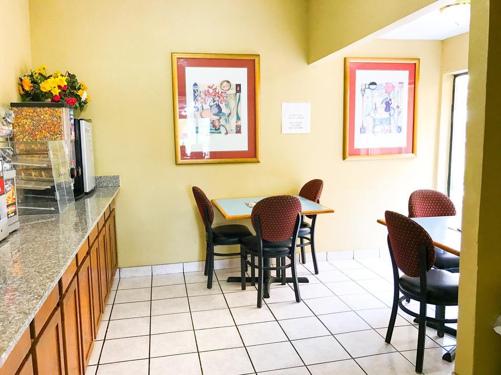 Americas Best Value Inn Yukon Bagian luar foto