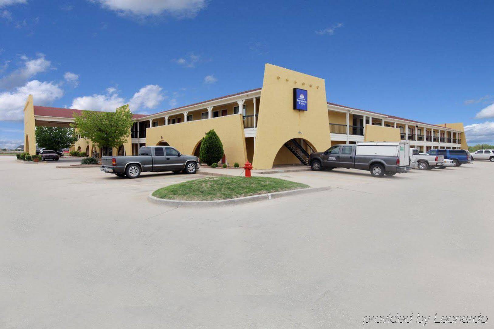 Americas Best Value Inn Yukon Bagian luar foto